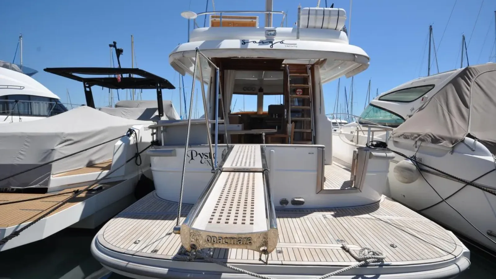 42FB_Menorquin-LCRiviera_Conciergerie_de_Luxe-Yacht-Achat (2)