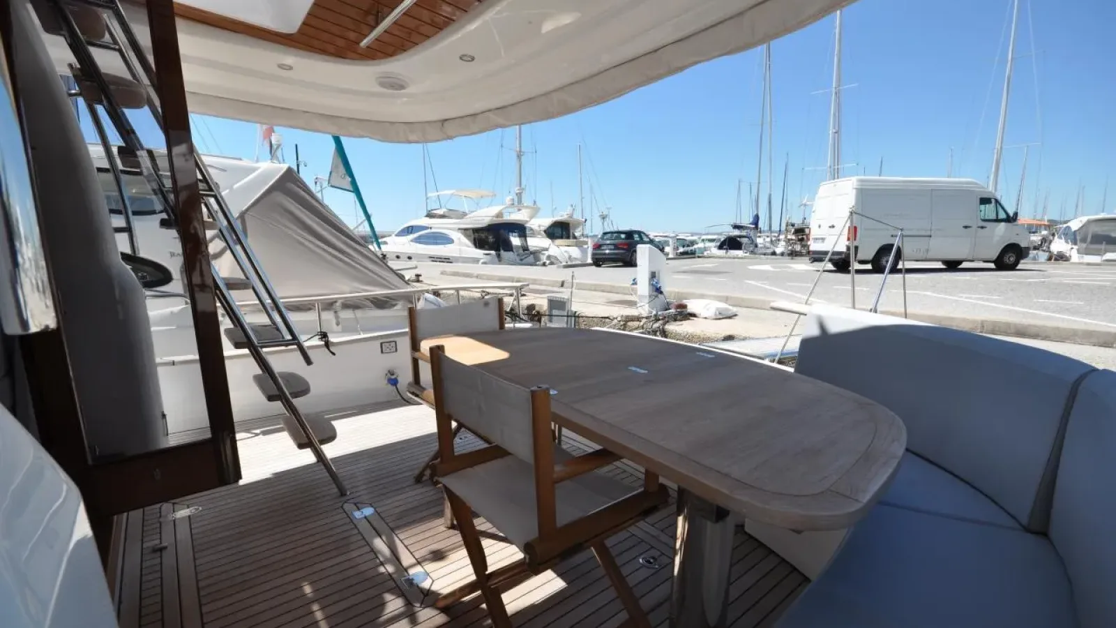 42FB_Menorquin-LCRiviera_Conciergerie_de_Luxe-Yacht-Achat (6)