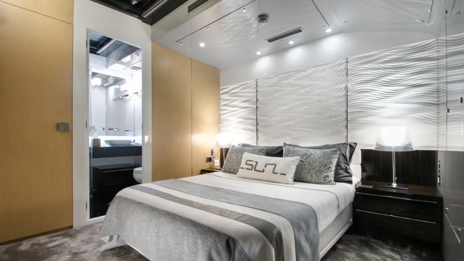 A115-LCRiviera_Conciergerie_de_Luxe-Yacht-Location (13)