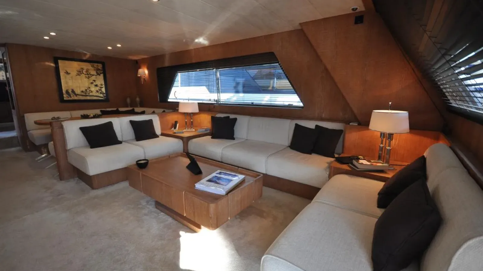 Akhir22-LCRiviera_Conciergerie_de_Luxe-Yacht-Achat (16)
