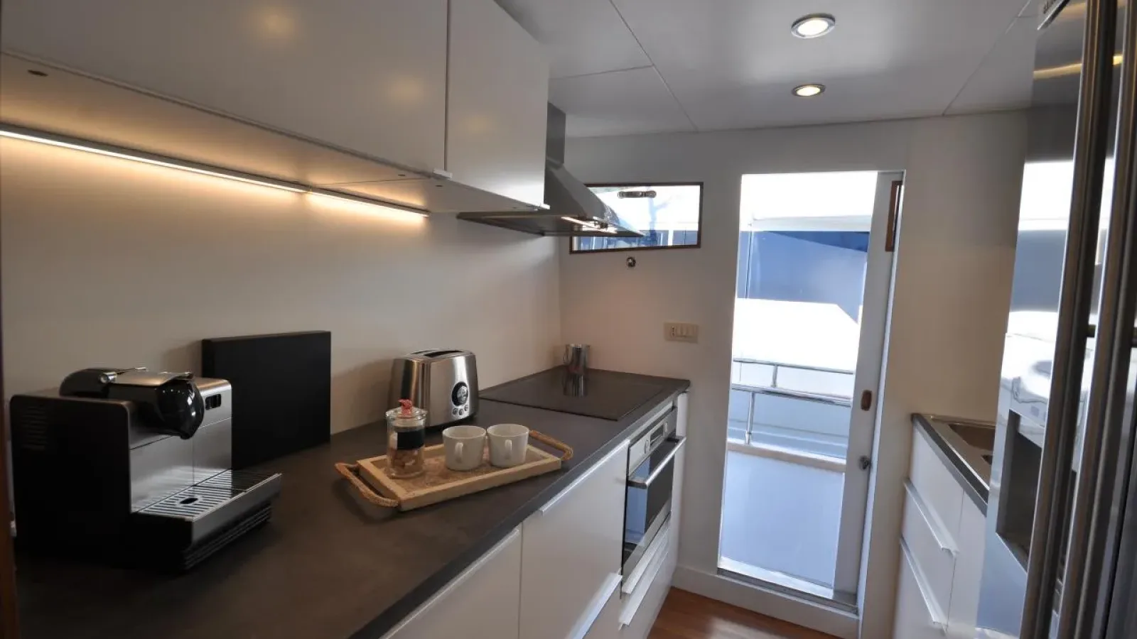 Akhir22-LCRiviera_Conciergerie_de_Luxe-Yacht-Achat (20)