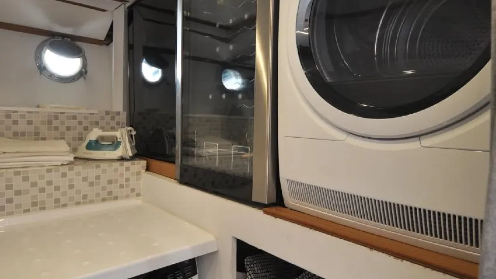 Akhir22-LCRiviera_Conciergerie_de_Luxe-Yacht-Achat (22)