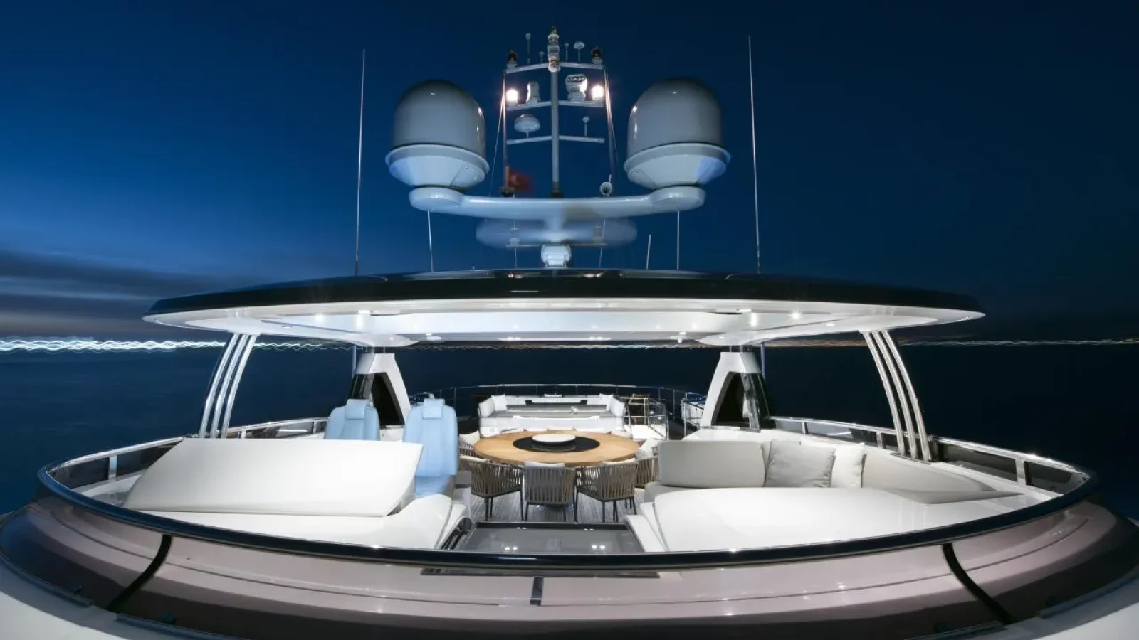 AntheyaIII-LCRiviera_Conciergerie_de_Luxe-Yacht-Location (10)