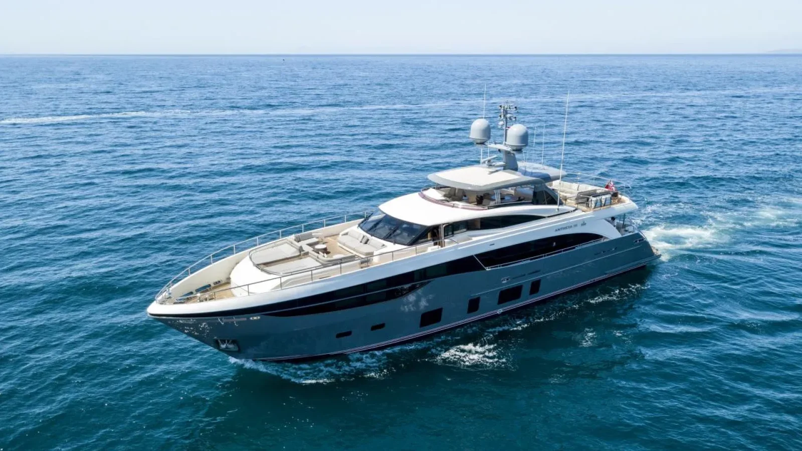 AntheyaIII-LCRiviera_Conciergerie_de_Luxe-Yacht-Location (3)