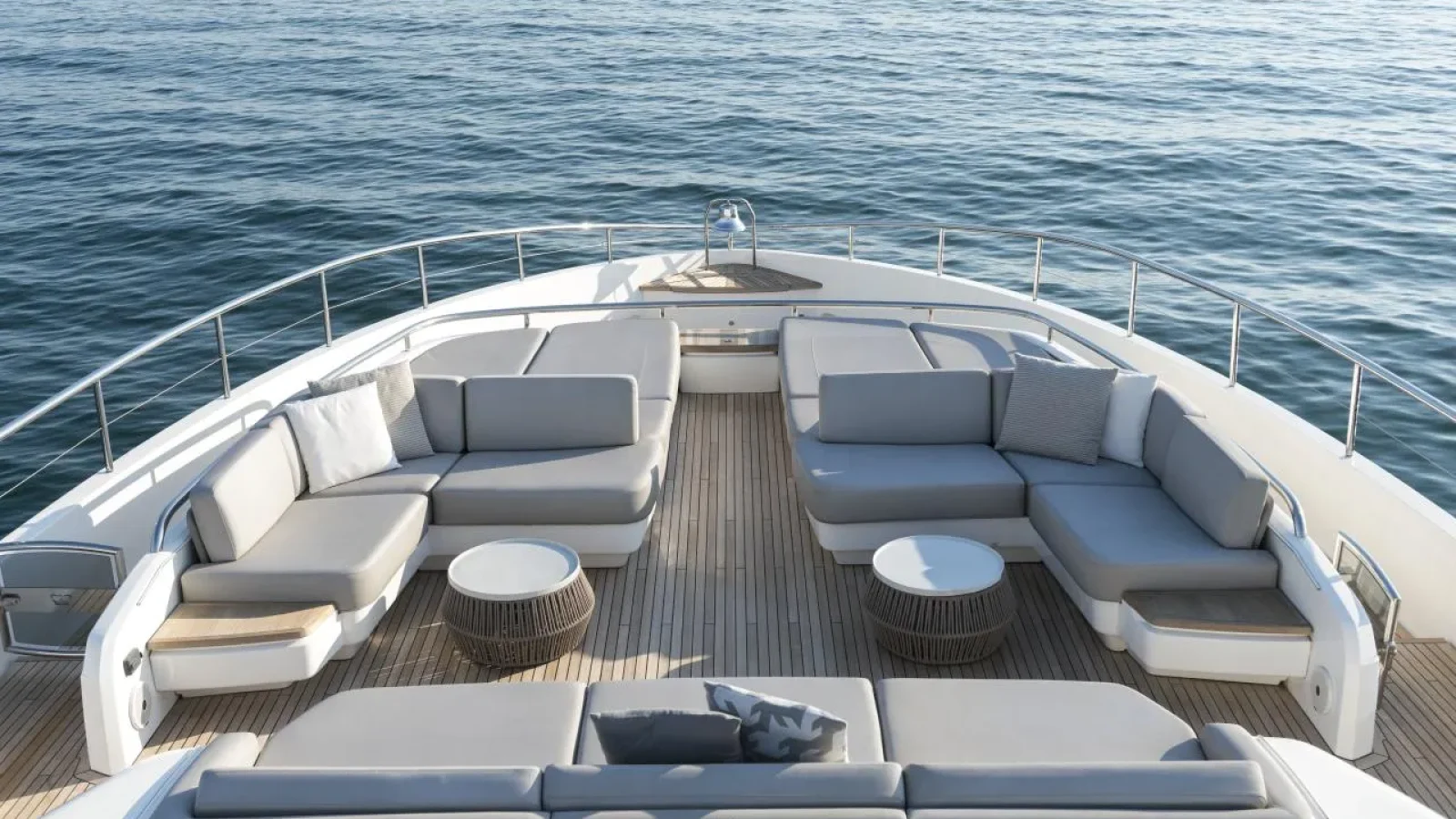 AntheyaIII-LCRiviera_Conciergerie_de_Luxe-Yacht-Location (6)