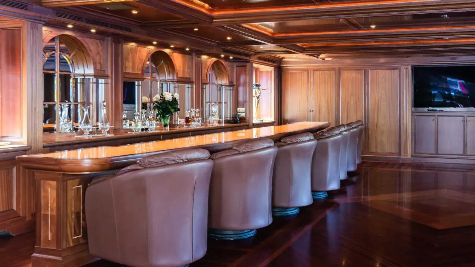 Apogee-LCRiviera_Conciergerie_de_Luxe-Yacht-Location (10)