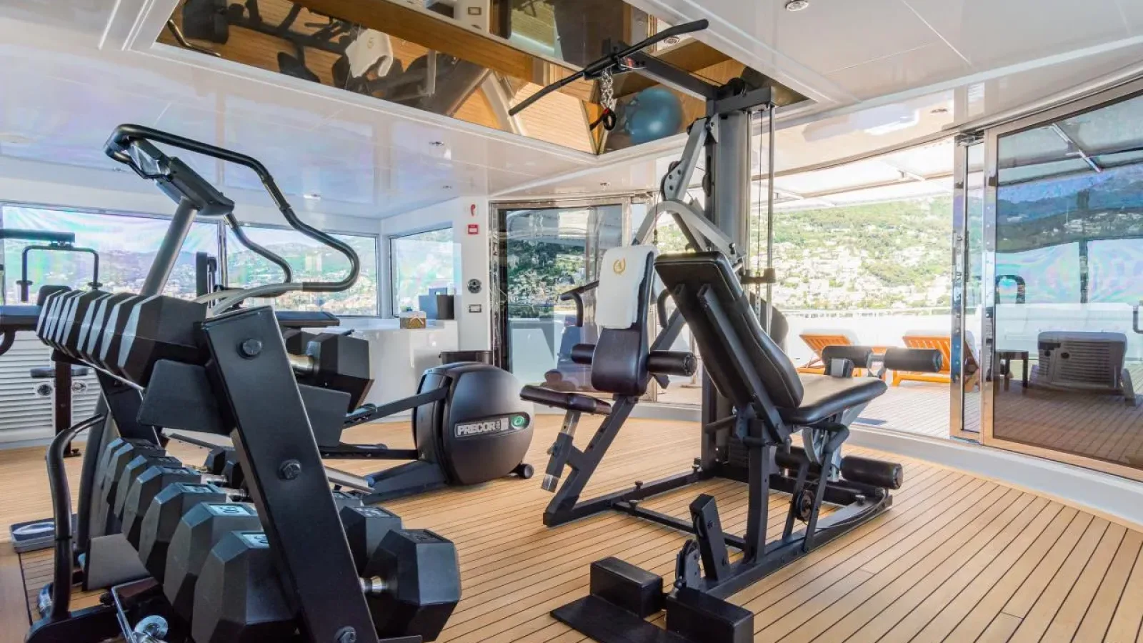 Apogee-LCRiviera_Conciergerie_de_Luxe-Yacht-Location (16)