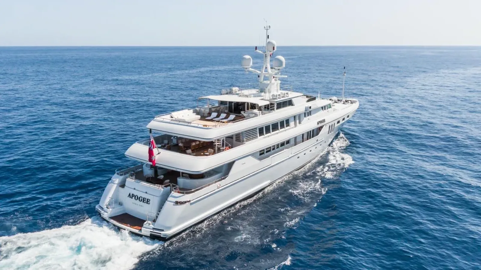 Apogee-LCRiviera_Conciergerie_de_Luxe-Yacht-Location (2)
