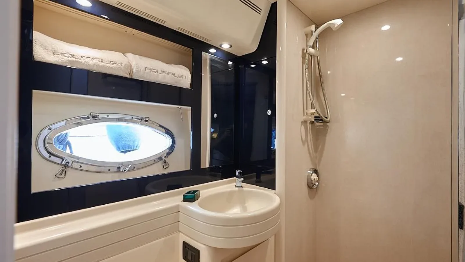 Aquarius54-LCRiviera_Conciergerie_de_Luxe-Yacht-Achat (13)