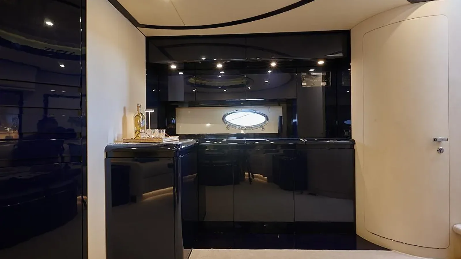 Aquarius54-LCRiviera_Conciergerie_de_Luxe-Yacht-Achat (18)