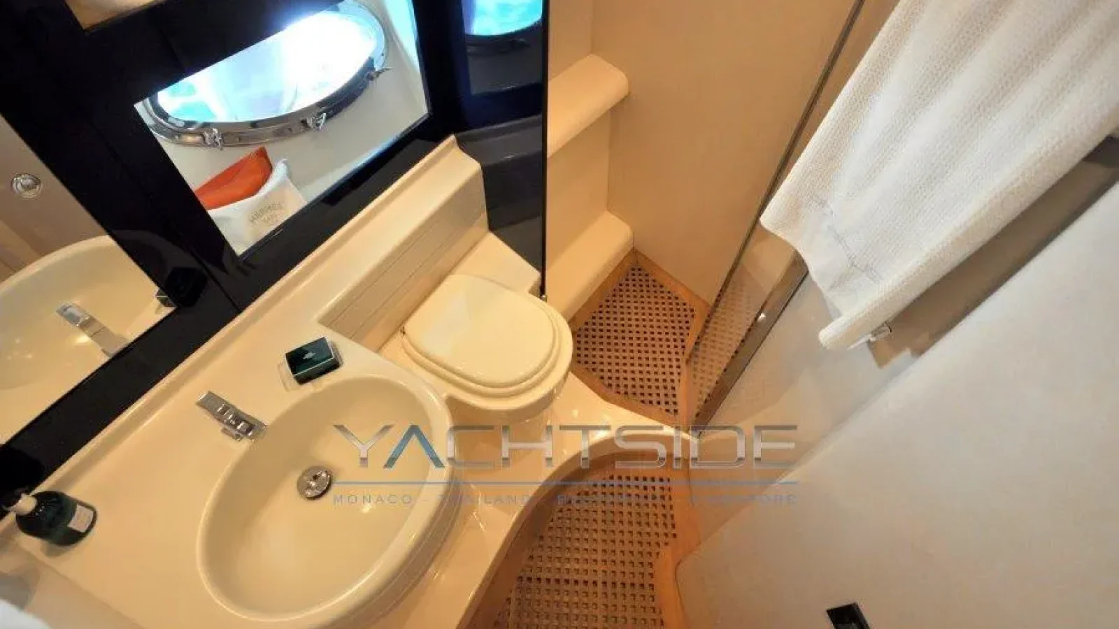 Aquarius54-LCRiviera_Conciergerie_de_Luxe-Yacht-Achat (20)