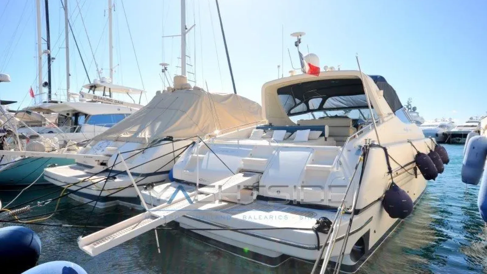 Aquarius54-LCRiviera_Conciergerie_de_Luxe-Yacht-Achat (3)