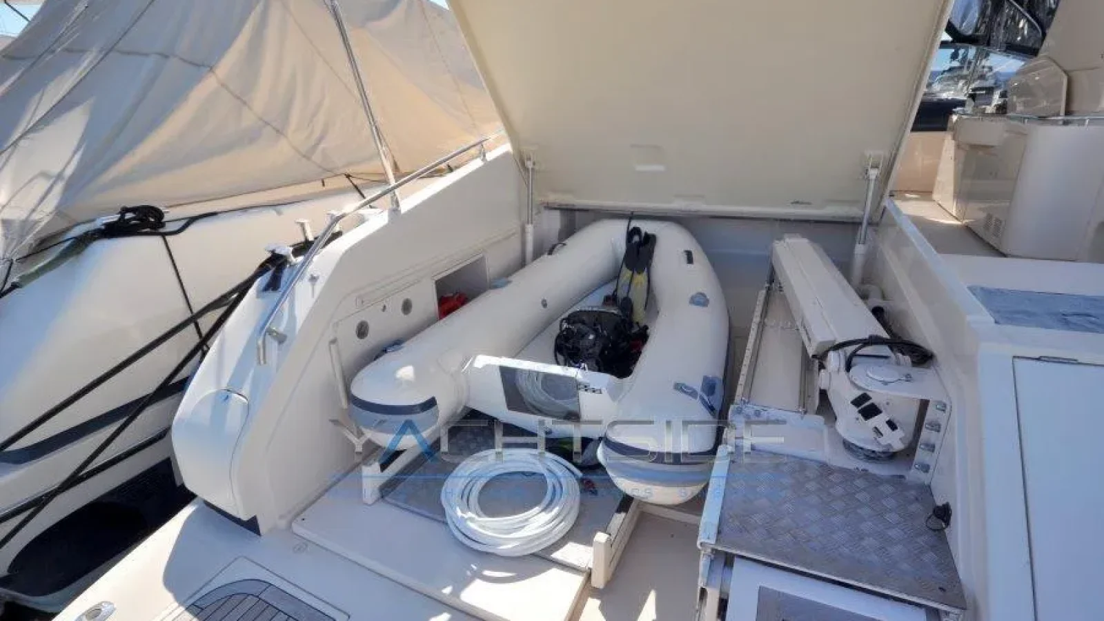 Aquarius54-LCRiviera_Conciergerie_de_Luxe-Yacht-Achat (4)
