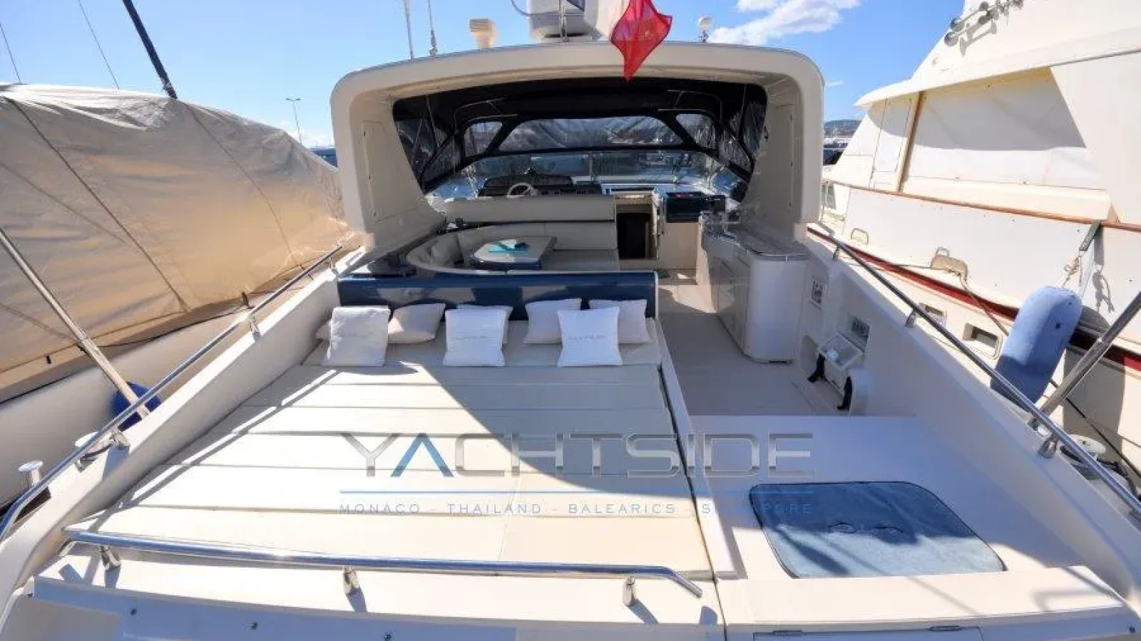 Aquarius54-LCRiviera_Conciergerie_de_Luxe-Yacht-Achat (5)