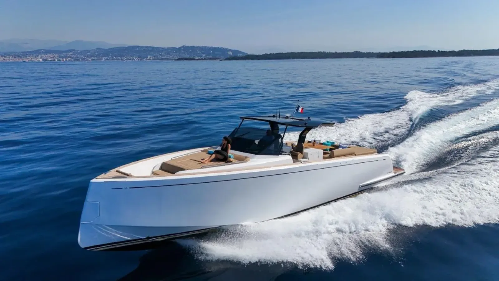 Arlias-LCRiviera_Conciergerie_de_Luxe-Yacht-Location (16)
