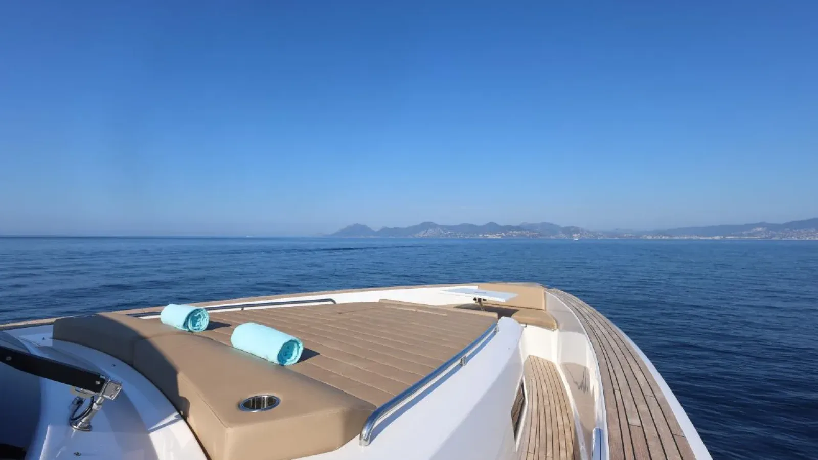 Arlias-LCRiviera_Conciergerie_de_Luxe-Yacht-Location (8)