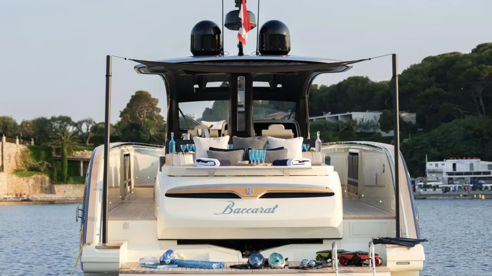 Baccarat-LCRiviera_Conciergerie_de_Luxe-Yacht-Location (11)