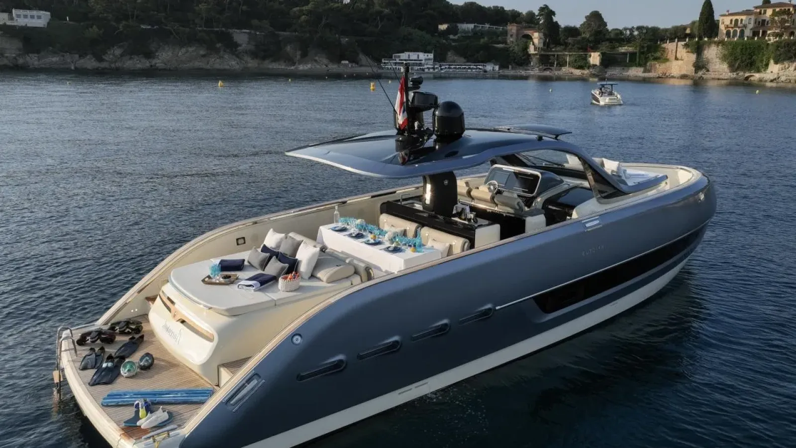 Baccarat-LCRiviera_Conciergerie_de_Luxe-Yacht-Location (13)