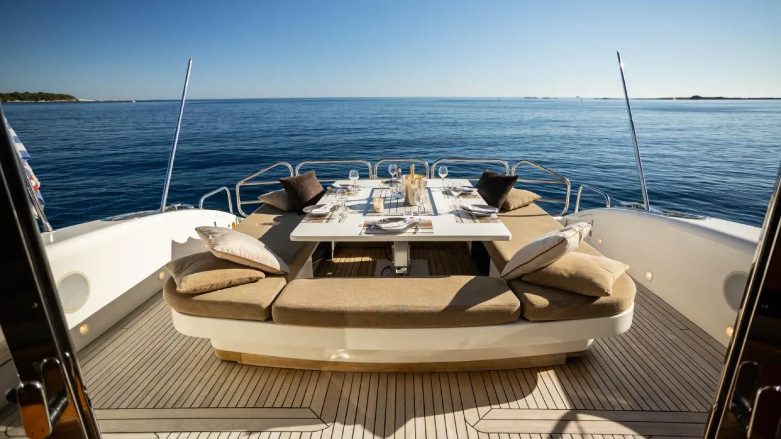 Best-Mountain-LCRiviera_Conciergerie_de_Luxe-Yacht-Location (11)
