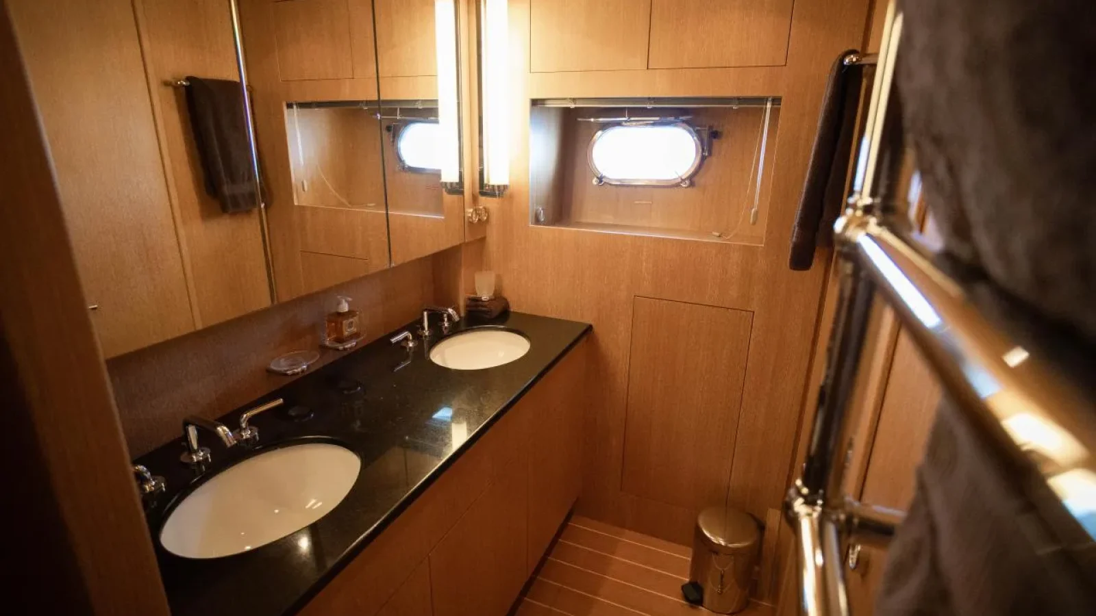 Best-Mountain-LCRiviera_Conciergerie_de_Luxe-Yacht-Location (20)