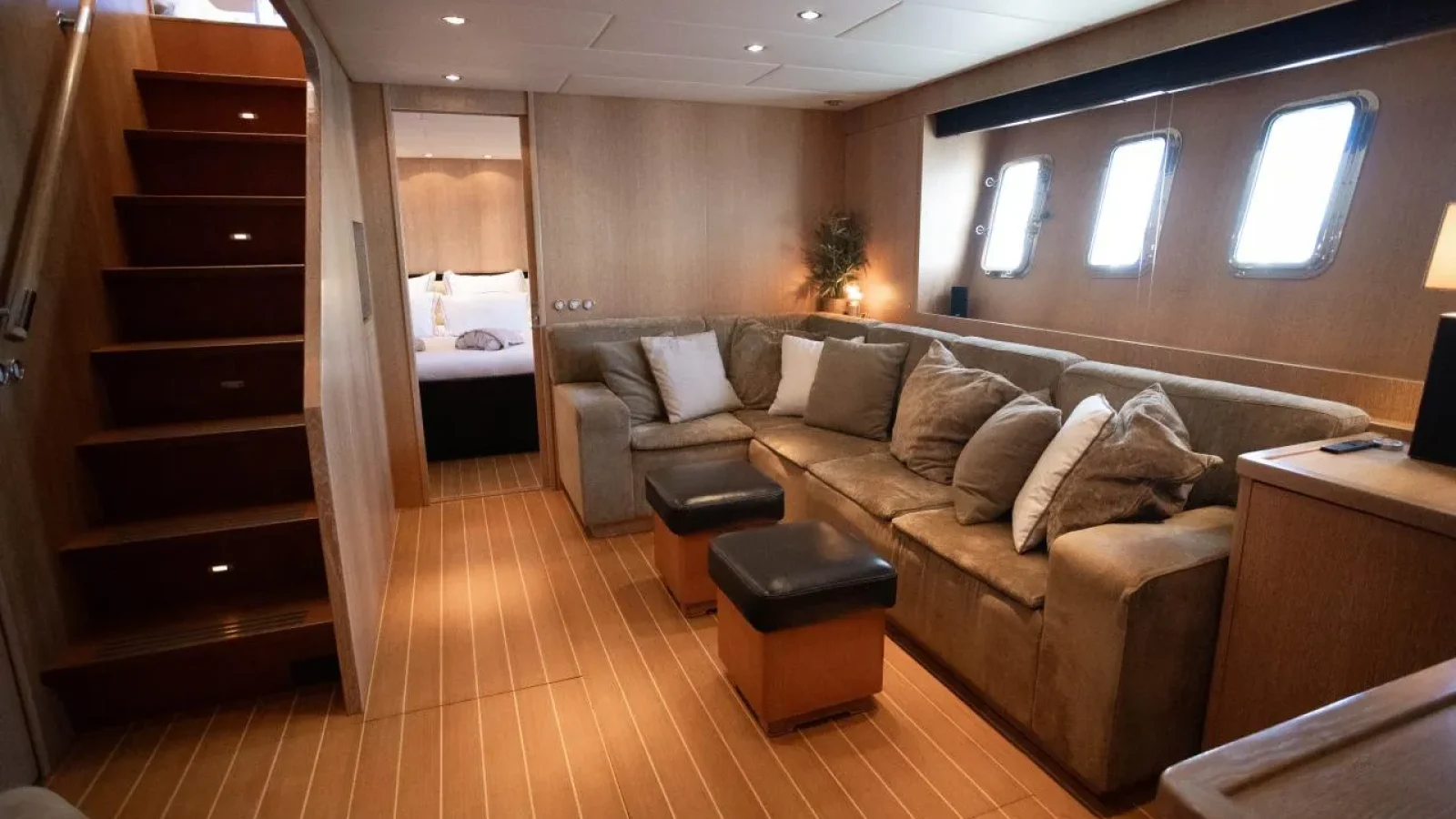 Best-Mountain-LCRiviera_Conciergerie_de_Luxe-Yacht-Location (24)