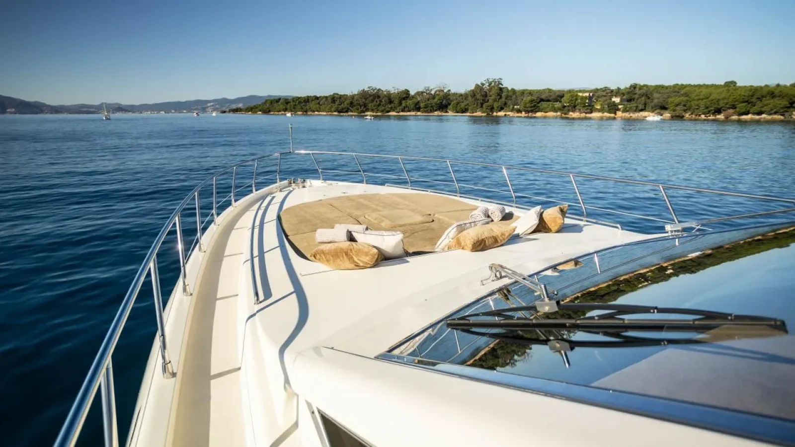 Best-Mountain-LCRiviera_Conciergerie_de_Luxe-Yacht-Location (25)