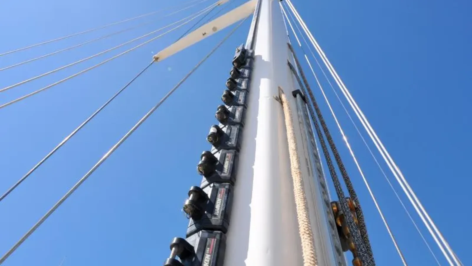 CNB64-LCRiviera_Conciergerie_de_Luxe-Yacht-Achat (11)