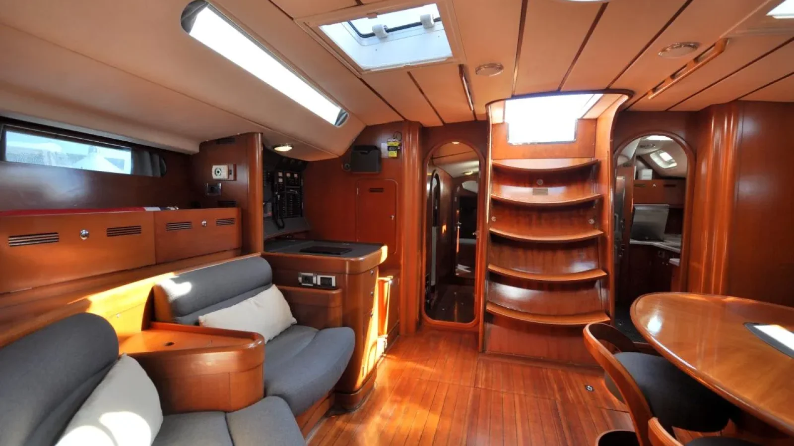CNB64-LCRiviera_Conciergerie_de_Luxe-Yacht-Achat (14)