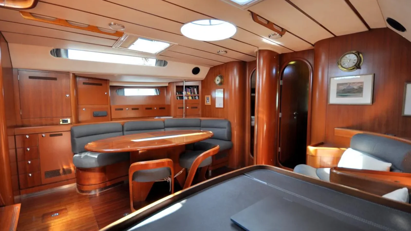 CNB64-LCRiviera_Conciergerie_de_Luxe-Yacht-Achat (16)