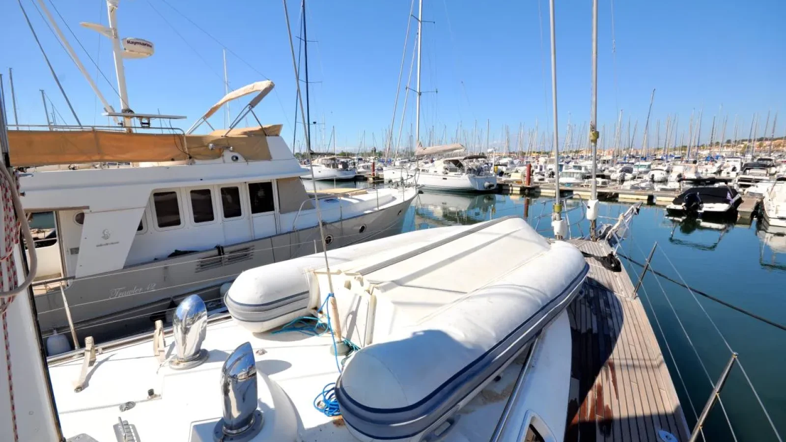 CNB64-LCRiviera_Conciergerie_de_Luxe-Yacht-Achat (6)