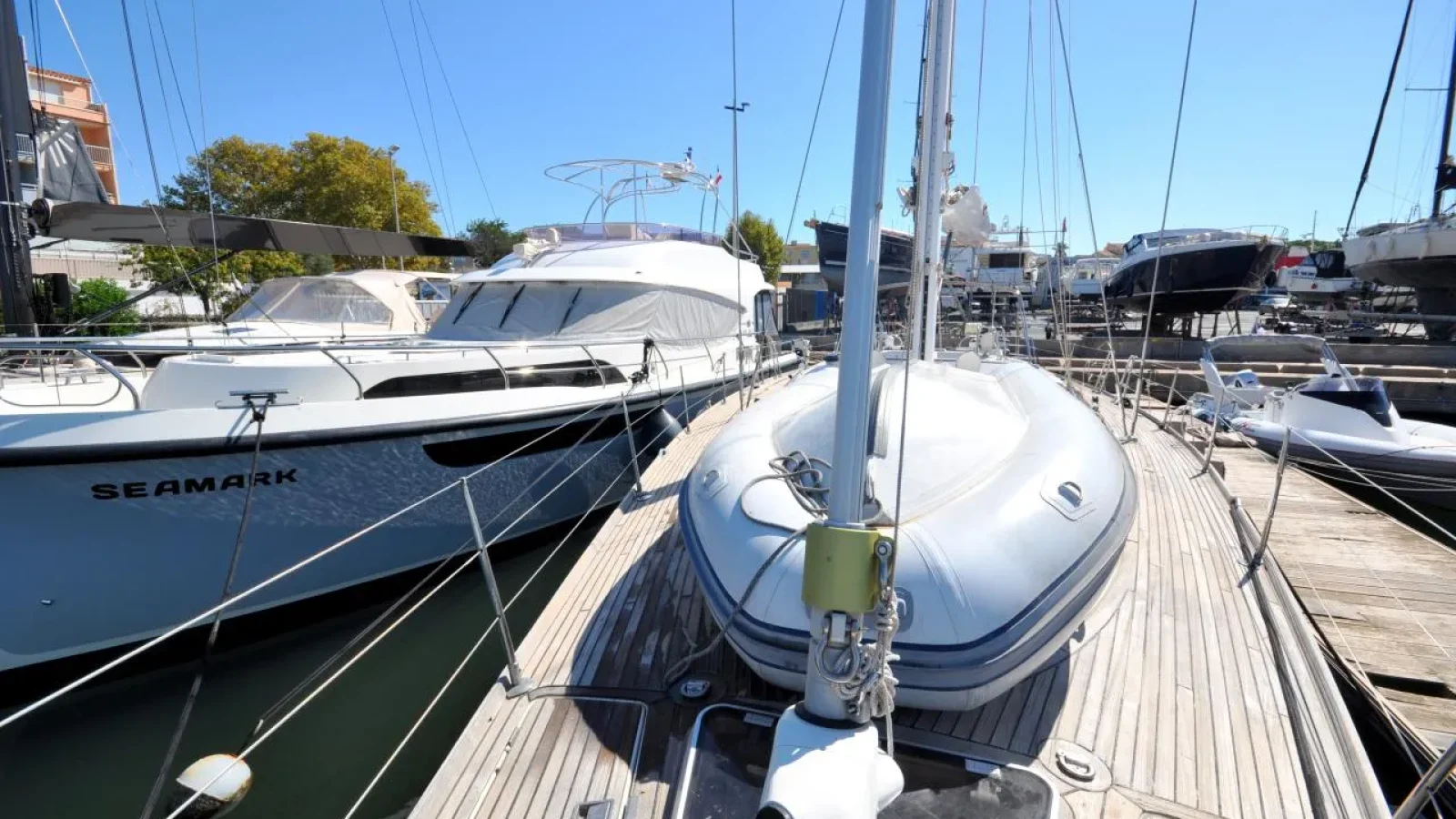 CNB64-LCRiviera_Conciergerie_de_Luxe-Yacht-Achat (7)