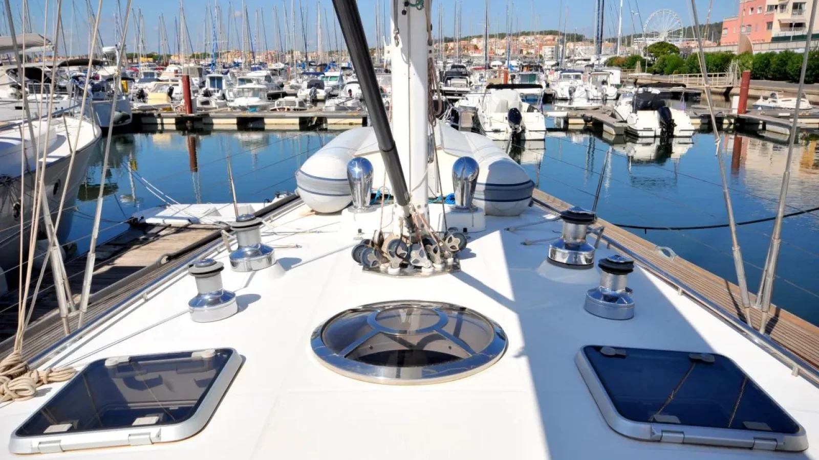 CNB64-LCRiviera_Conciergerie_de_Luxe-Yacht-Achat (9)