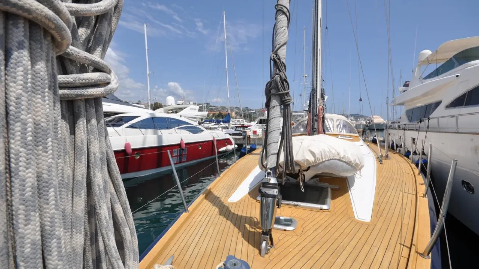 CNB70-LCRiviera_Conciergerie_de_Luxe-Yacht-Achat (10)