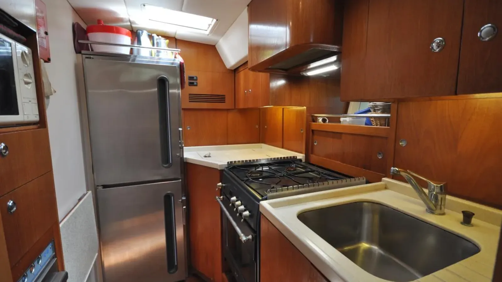 CNB70-LCRiviera_Conciergerie_de_Luxe-Yacht-Achat (12)