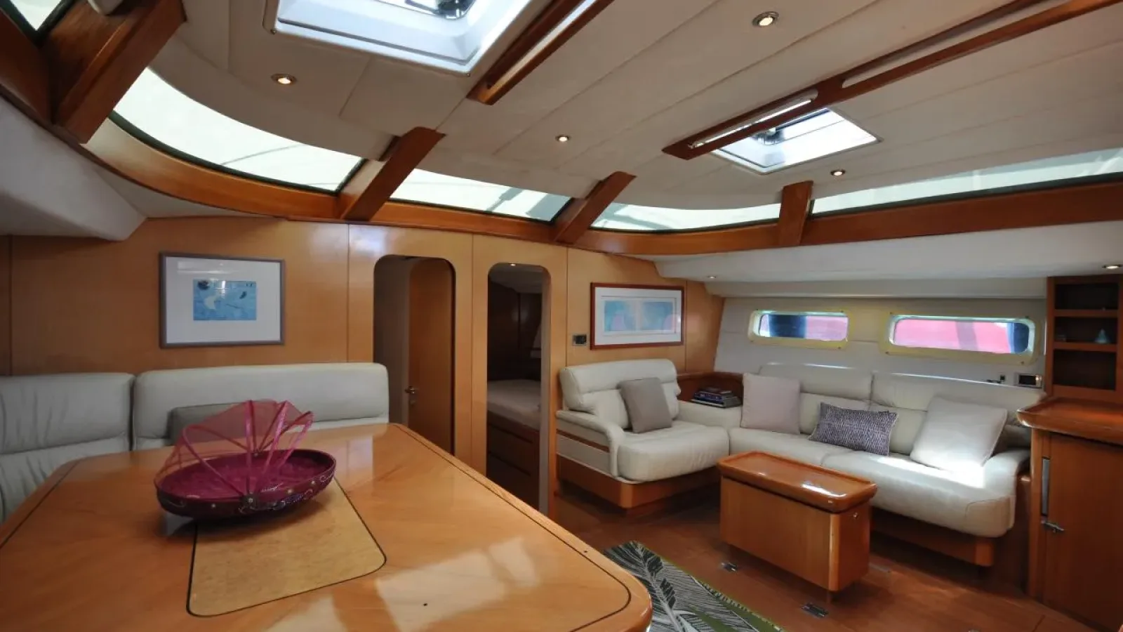 CNB70-LCRiviera_Conciergerie_de_Luxe-Yacht-Achat (14)