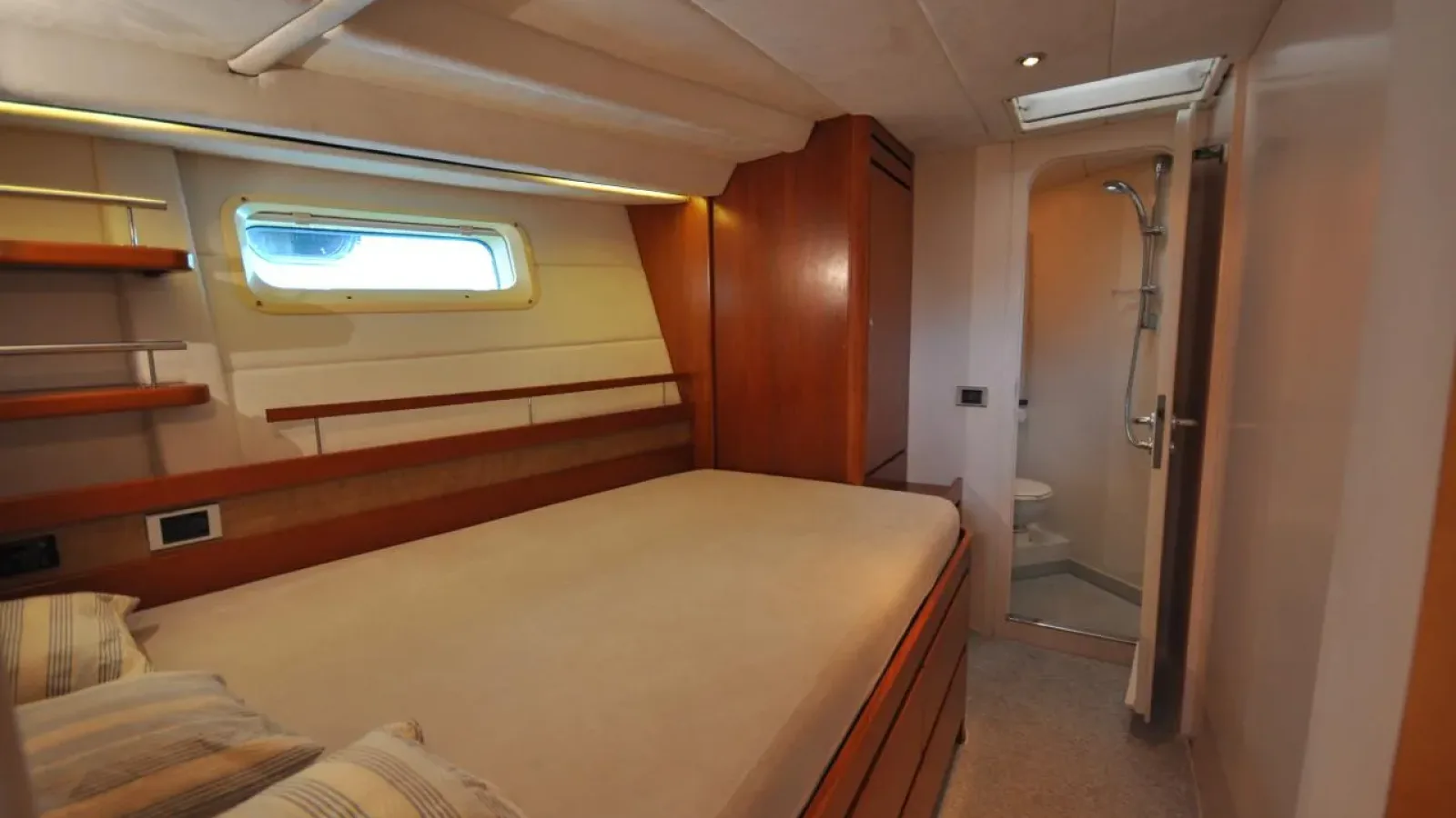 CNB70-LCRiviera_Conciergerie_de_Luxe-Yacht-Achat (15)