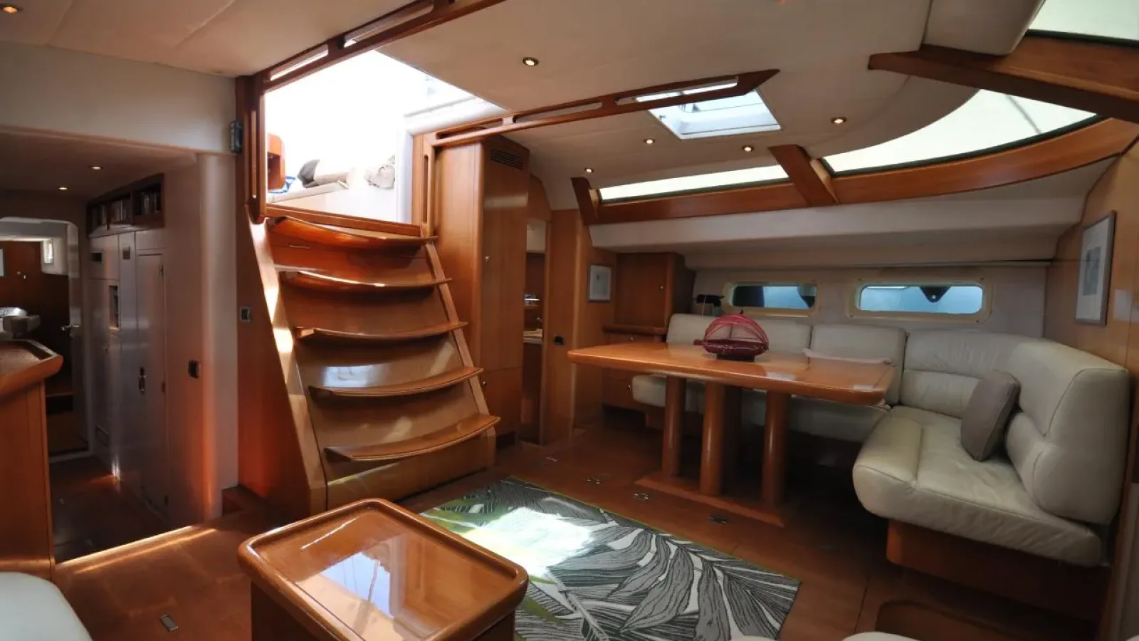 CNB70-LCRiviera_Conciergerie_de_Luxe-Yacht-Achat (16)