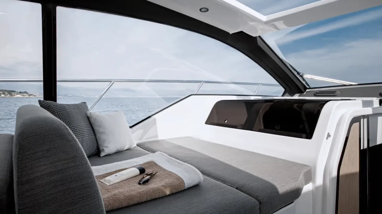 Calyana-LCRiviera_Conciergerie_de_Luxe-Yacht-Location (4)