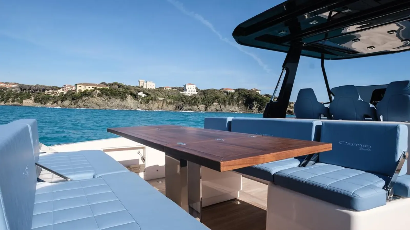 Cayman400WA-LCRiviera_Conciergerie_de_Luxe-Yacht-Location (19)
