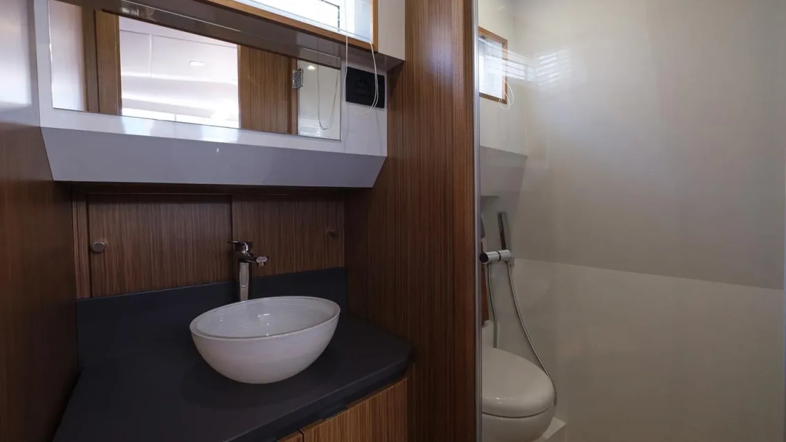 Cayman400WA-LCRiviera_Conciergerie_de_Luxe-Yacht-Location (7)