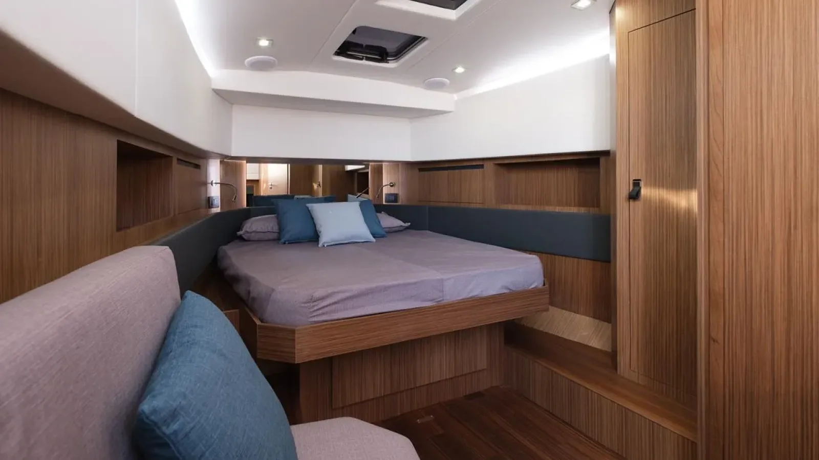 Cayman400WA-LCRiviera_Conciergerie_de_Luxe-Yacht-Location (8)