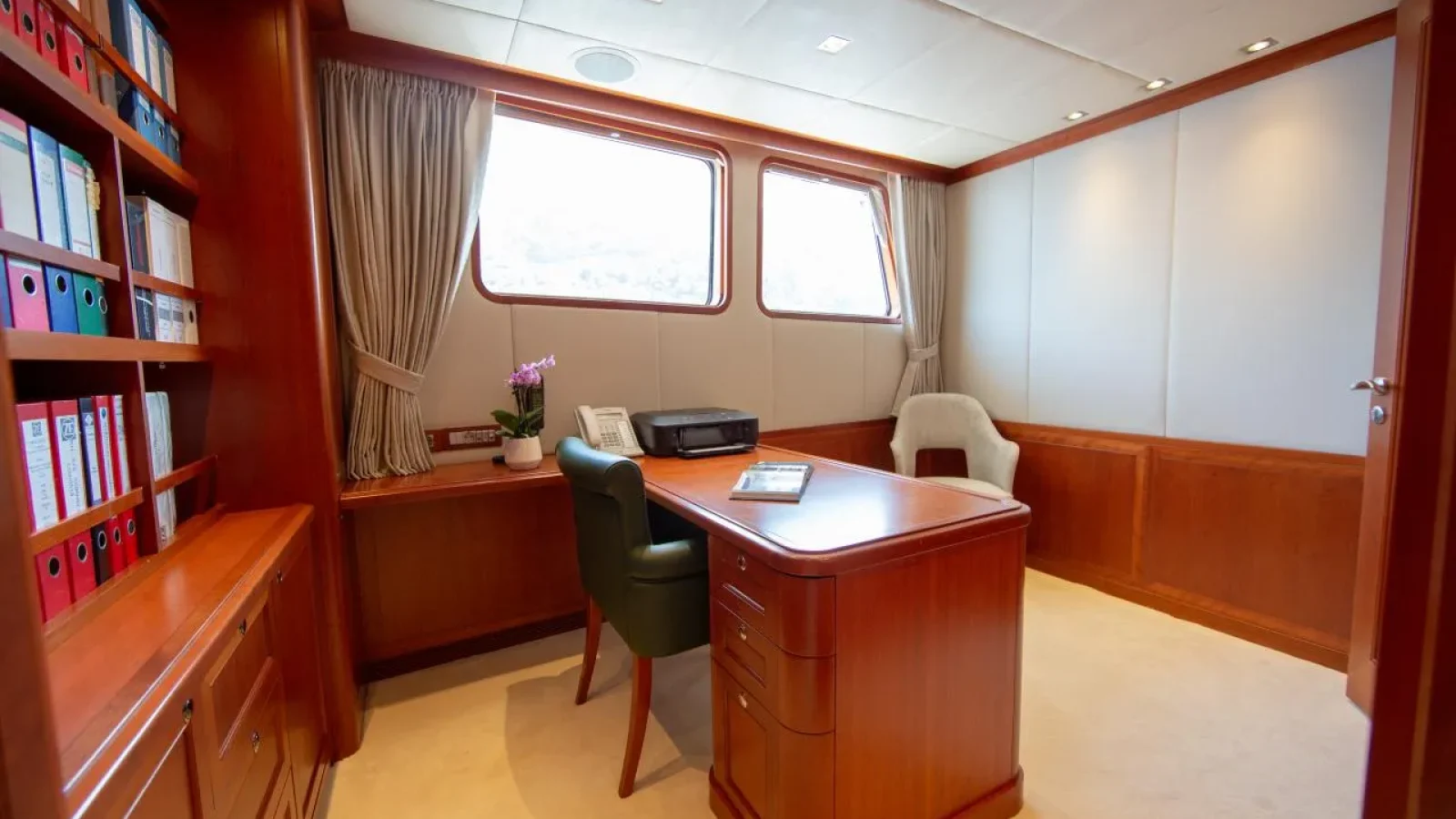 Cornelia-LCRiviera_Conciergerie_de_Luxe-Yacht-Location (12)
