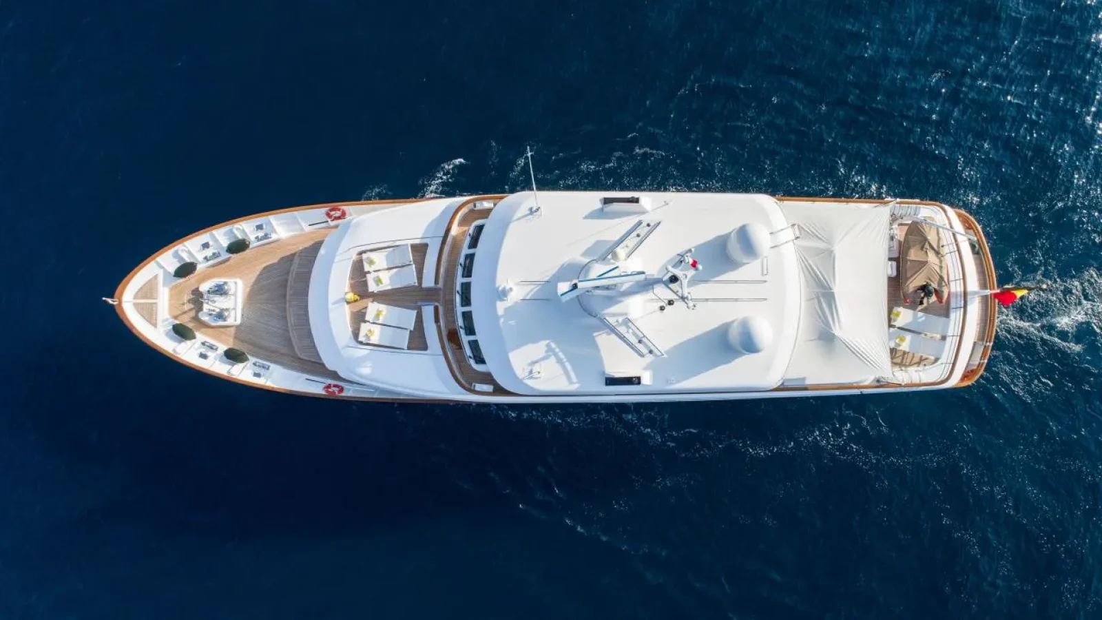 Cornelia-LCRiviera_Conciergerie_de_Luxe-Yacht-Location (3)