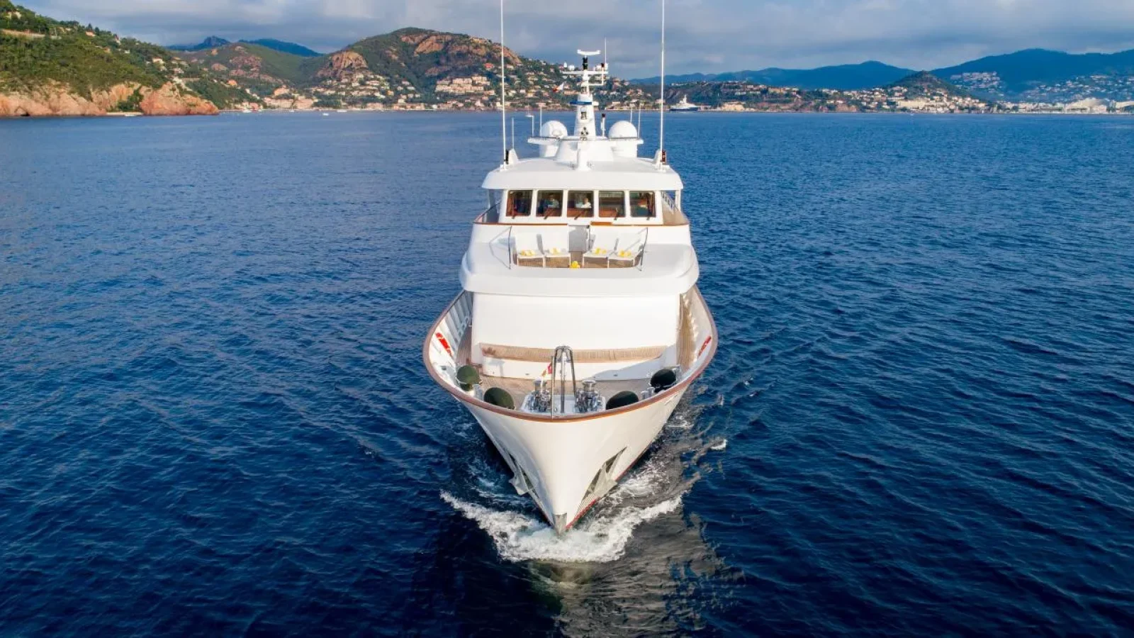 Cornelia-LCRiviera_Conciergerie_de_Luxe-Yacht-Location (4)