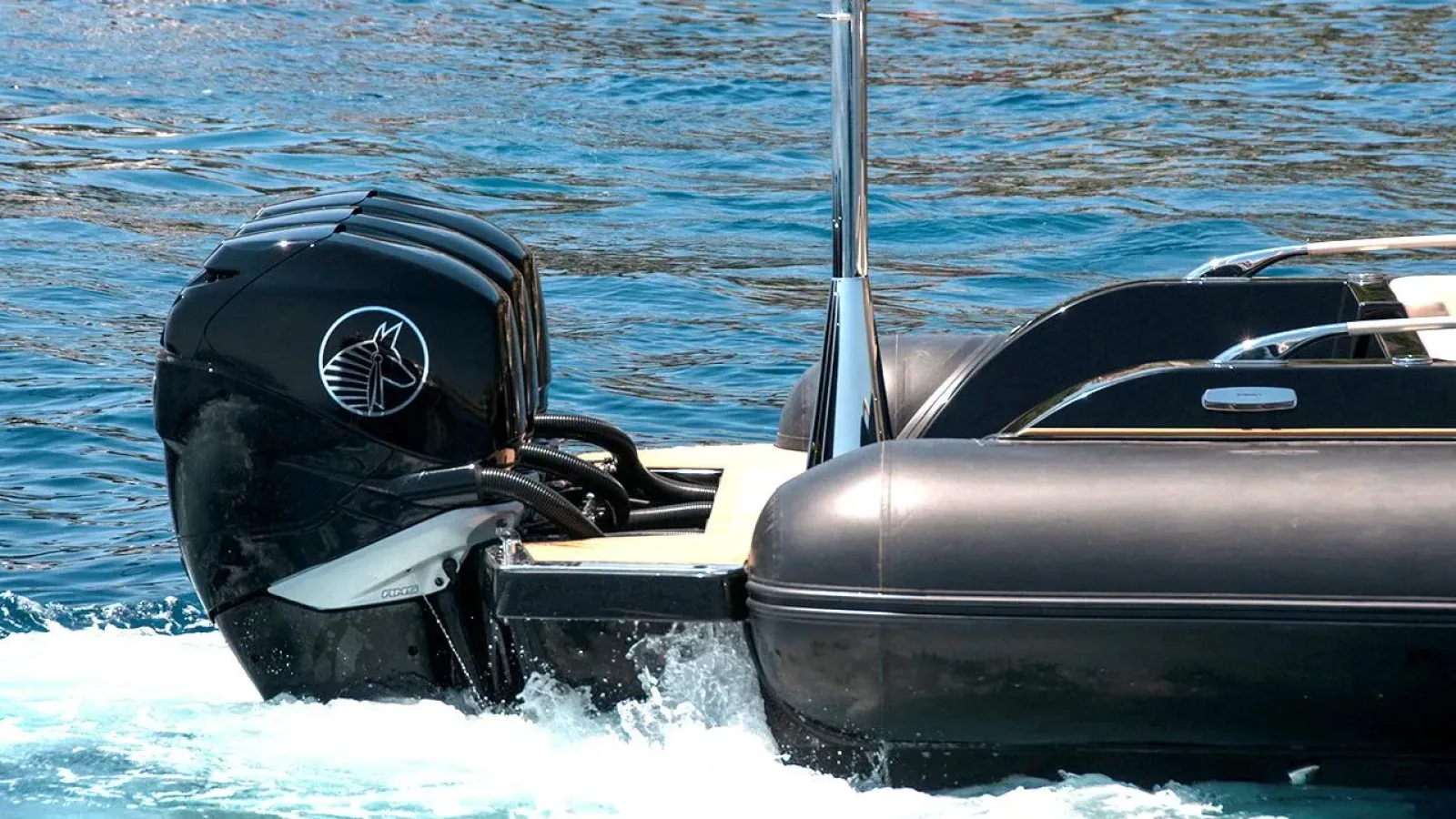 DTS-LCRiviera_Conciergerie_de_Luxe-Yacht-Achat (3)