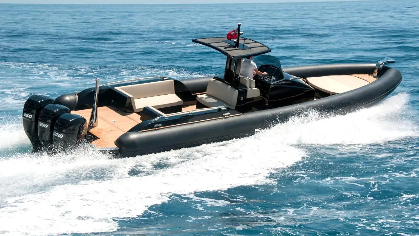 DTS-LCRiviera_Conciergerie_de_Luxe-Yacht-Achat (5)
