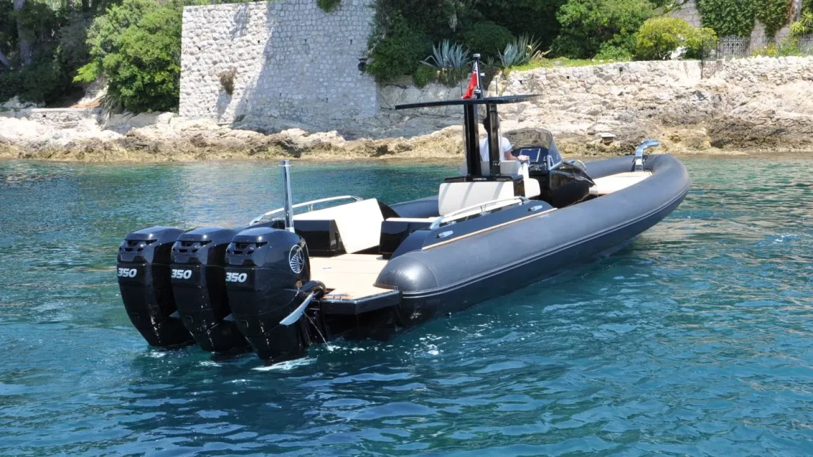 DTS-LCRiviera_Conciergerie_de_Luxe-Yacht-Achat (6)