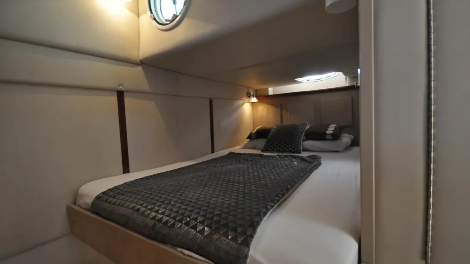 Doral42-LCRiviera_Conciergerie_de_Luxe-Yacht-Achat (13)