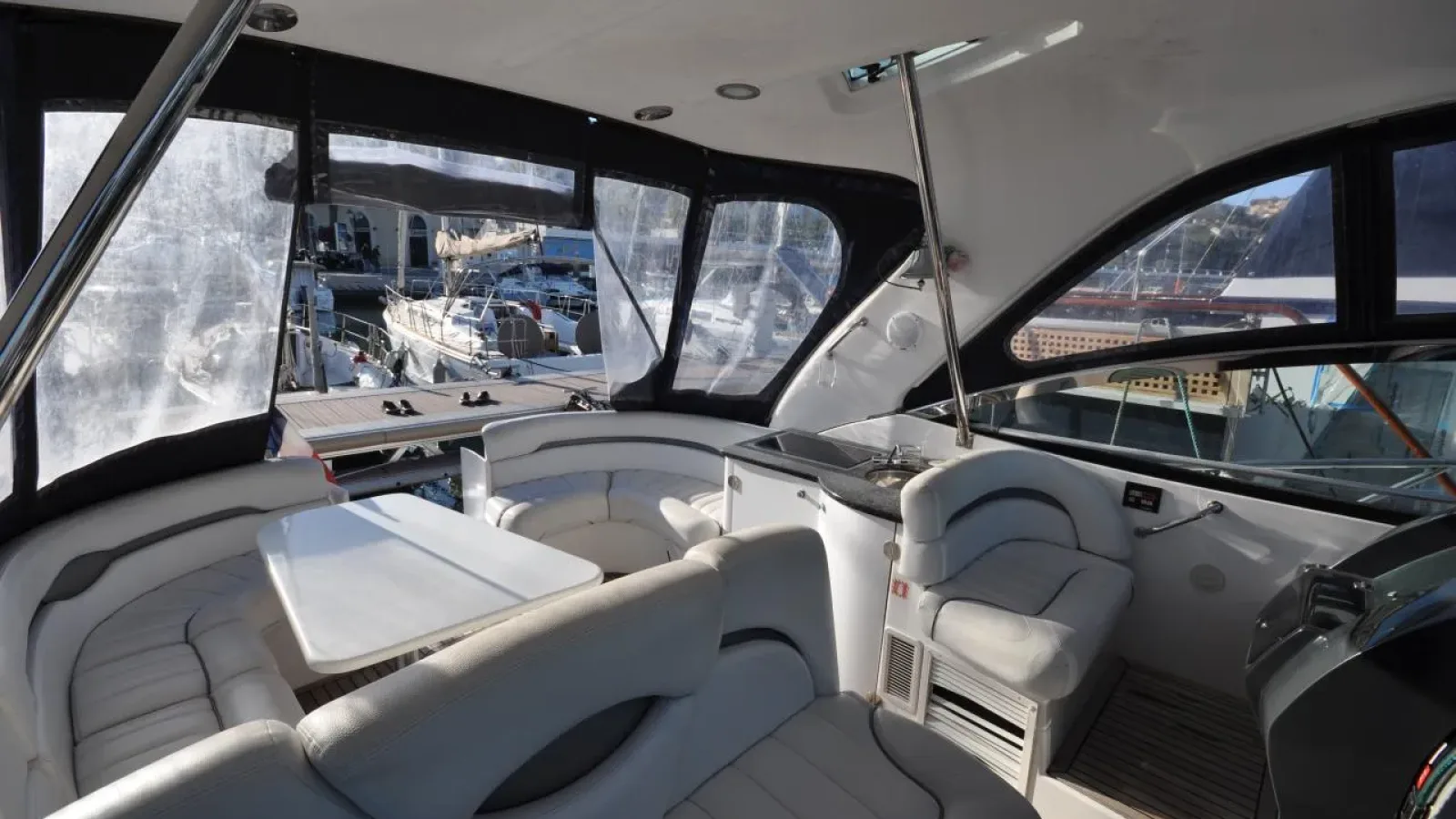 Doral42-LCRiviera_Conciergerie_de_Luxe-Yacht-Achat (5)