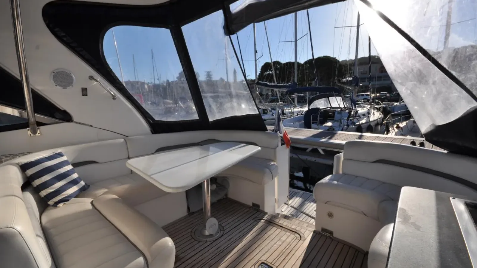 Doral42-LCRiviera_Conciergerie_de_Luxe-Yacht-Achat (7)